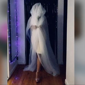 Halloween-white cape